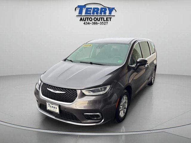 2023 Chrysler Pacifica Touring L Photo in Lynchburg VA 24502