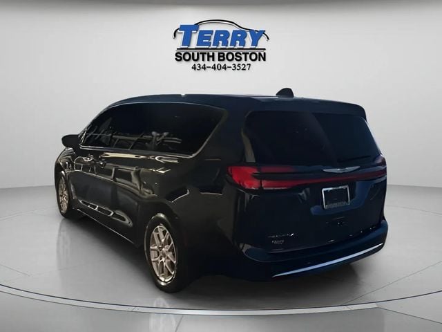 2024 Chrysler Pacifica Touring L Photo in Boston VA 24592