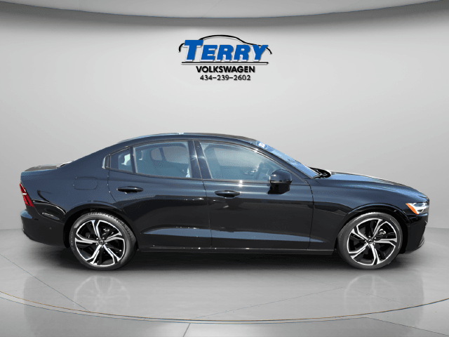2024 Volvo S60 B5 Plus Dark Theme Photo in Lynchburg VA 24502