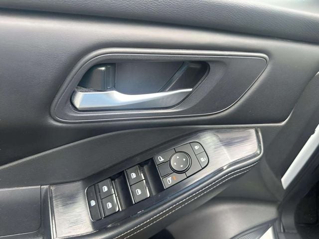 Pre-Owned 2024 Nissan Rogue SV - photo - 15