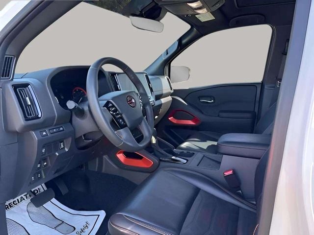 Pre-Owned 2025 Nissan Frontier PRO-4X - photo - 23