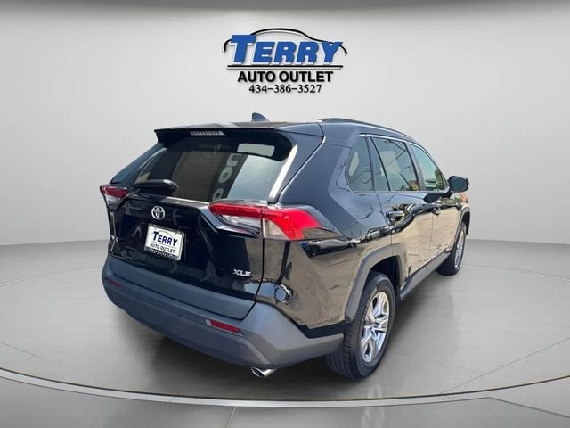 Pre-Owned 2022 Toyota RAV4 XLE - photo - 5