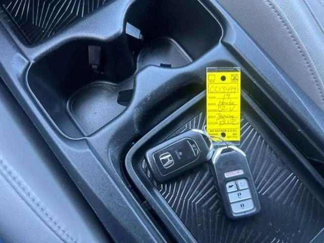 Pre-Owned 2019 Honda CR-V Touring - photo - 16