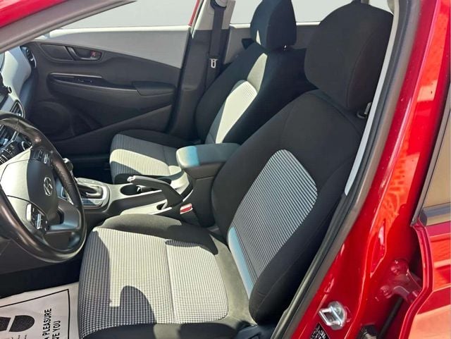 Pre-Owned 2021 Hyundai Kona SEL - photo - 6