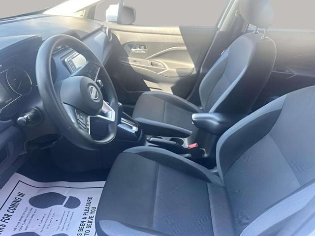 Pre-Owned 2023 Nissan Versa 1.6 SV - photo - 10