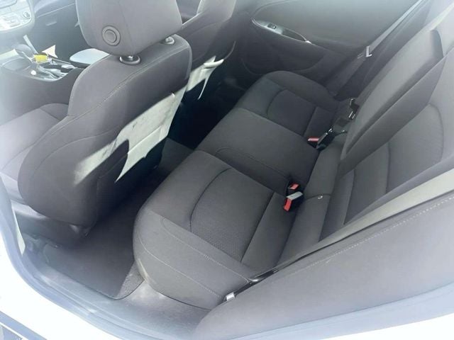 Pre-Owned 2024 Chevrolet Malibu LT - photo - 15