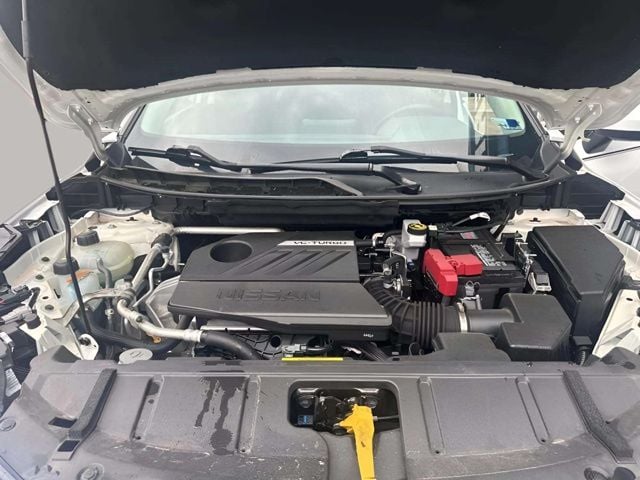Pre-Owned 2024 Nissan Rogue SV - photo - 13