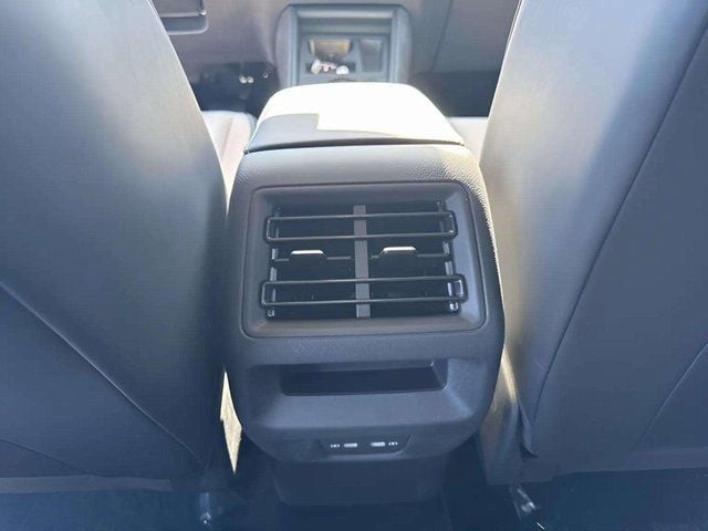Pre-Owned 2025 Volkswagen Tiguan 2.0T SE - photo - 8