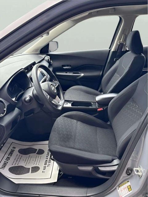 Pre-Owned 2023 Nissan Kicks SV - photo - 7