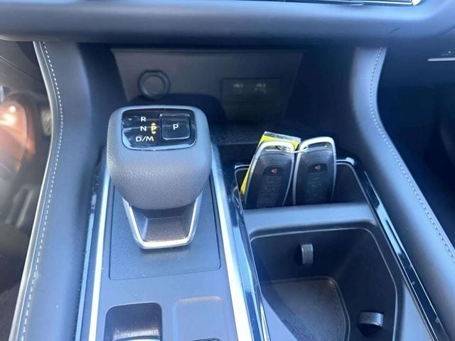 Pre-Owned 2025 Nissan Pathfinder SV - photo - 12