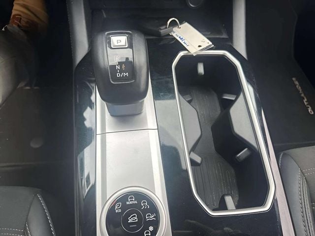 Pre-Owned 2025 Mitsubishi Outlander SE - photo - 9