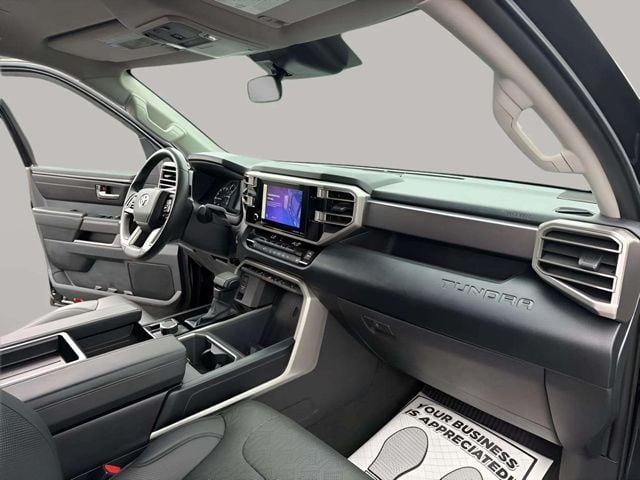 Pre-Owned 2023 Toyota Tundra SR5 - photo - 20