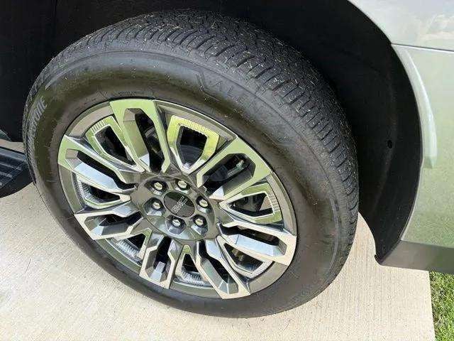 Pre-Owned 2024 GMC Yukon Denali Ultimate - photo - 37