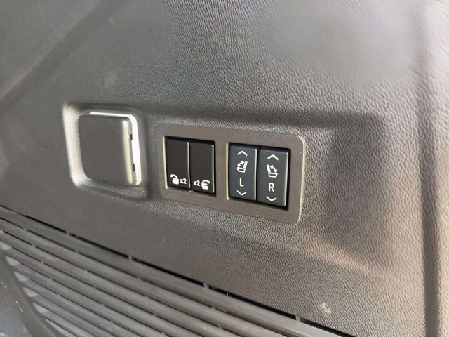 Pre-Owned 2024 GMC Yukon Denali Ultimate - photo - 29