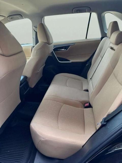 Pre-Owned 2022 Toyota RAV4 XLE - photo - 7