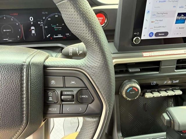 Pre-Owned 2025 Toyota Tacoma TRD Off-Road - photo - 12