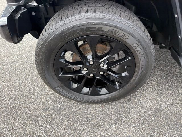 Pre-Owned 2022 Jeep Gladiator Overland - photo - 30