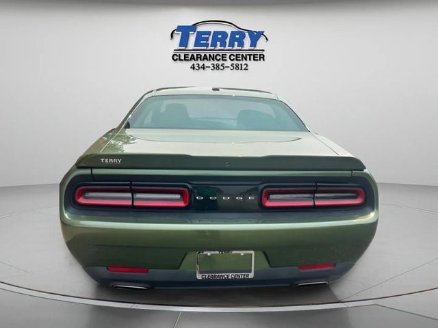 Pre-Owned 2021 Dodge Challenger SXT - photo - 3