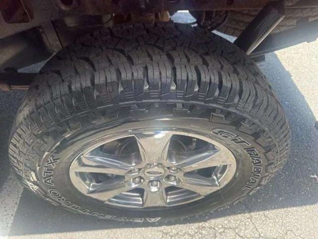 Pre-Owned 2019 Ford F-150 XLT - photo - 19