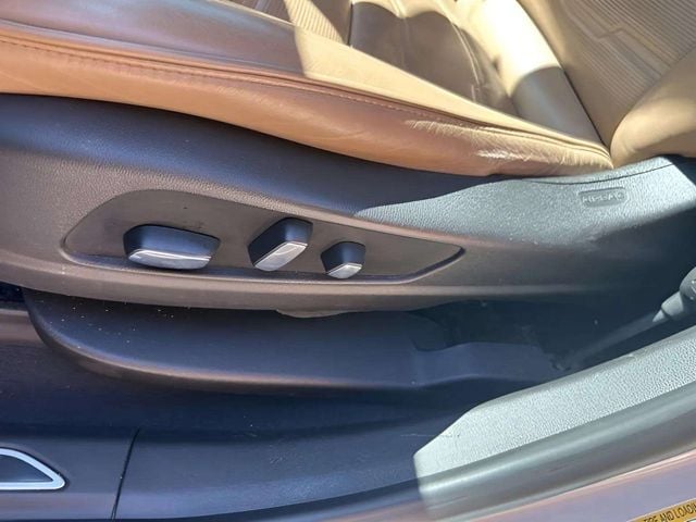 Pre-Owned 2018 Cadillac XT5 Platinum - photo - 6