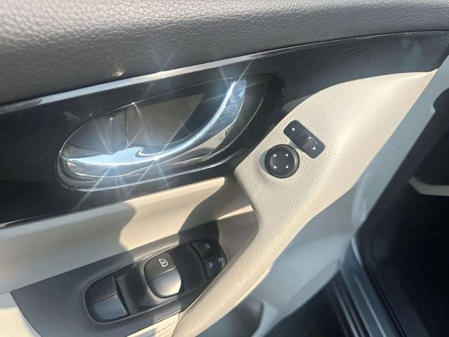 Pre-Owned 2020 Nissan Rogue Sport SV - photo - 4