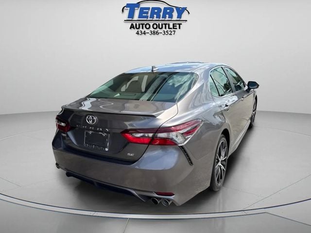 Pre-Owned 2024 Toyota Camry SE - photo - 5