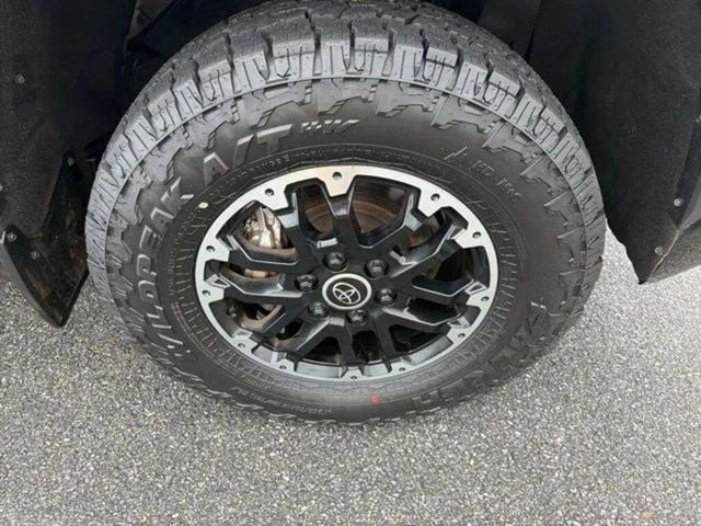 Pre-Owned 2023 Toyota Tundra SR5 - photo - 28