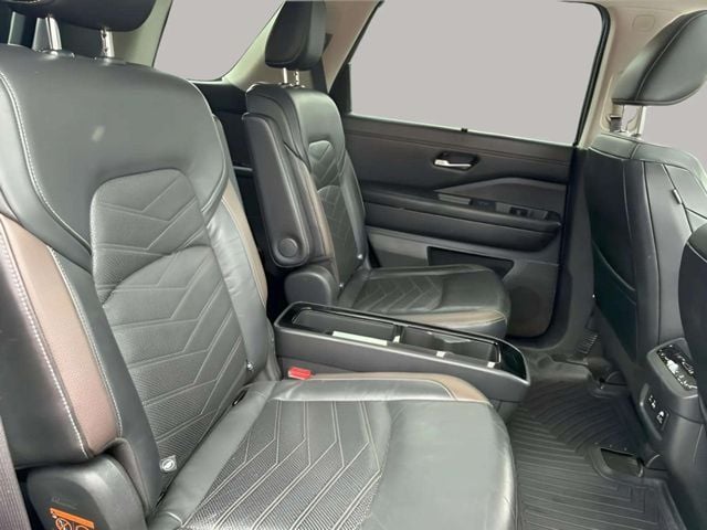 Pre-Owned 2022 Nissan Pathfinder Platinum - photo - 21