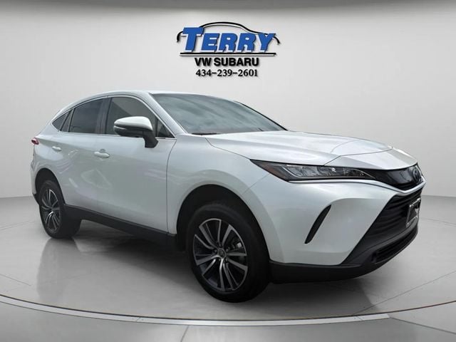 Pre-Owned 2022 Toyota Venza LE - photo - 0