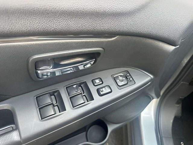 Pre-Owned 2025 Mitsubishi Outlander Sport 2.0 ES - photo - 5