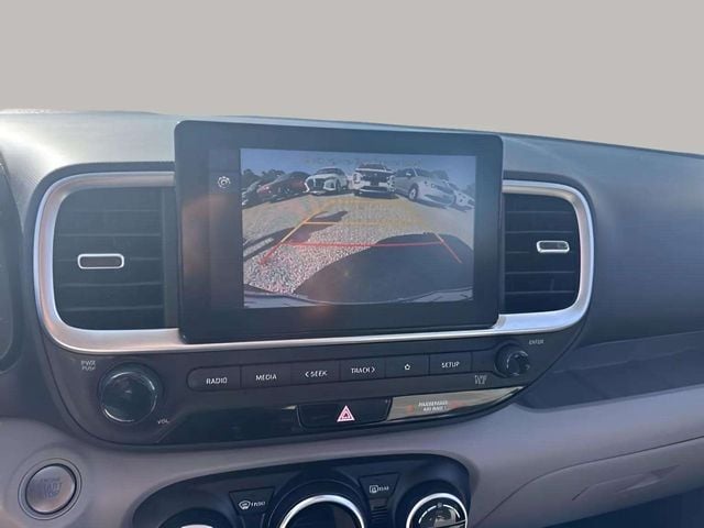 Pre-Owned 2025 Hyundai Venue SEL - photo - 11