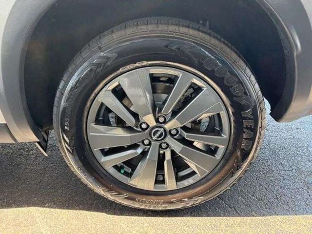 Pre-Owned 2024 Nissan Pathfinder SV - photo - 13