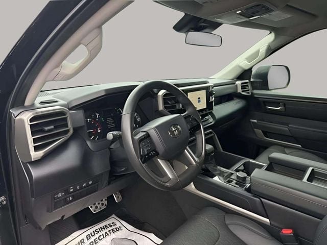 Pre-Owned 2023 Toyota Tundra SR5 - photo - 21