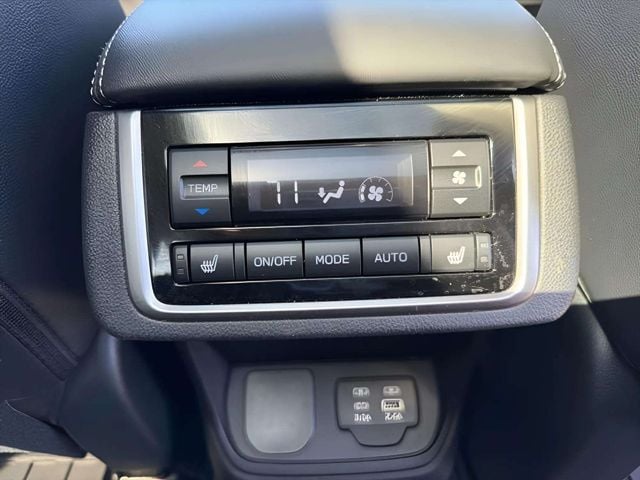 Pre-Owned 2025 Subaru Ascent Limited - photo - 12