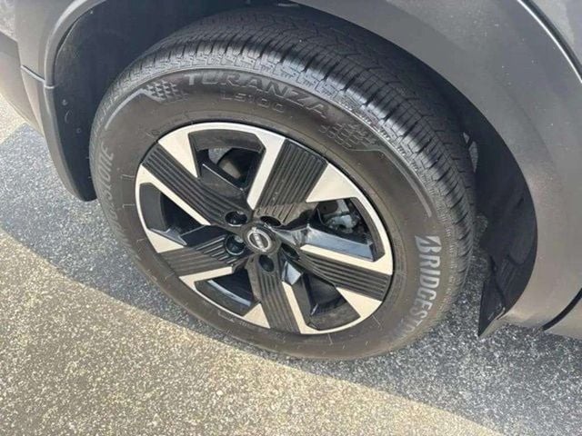 Pre-Owned 2025 Nissan Kicks SV - photo - 20