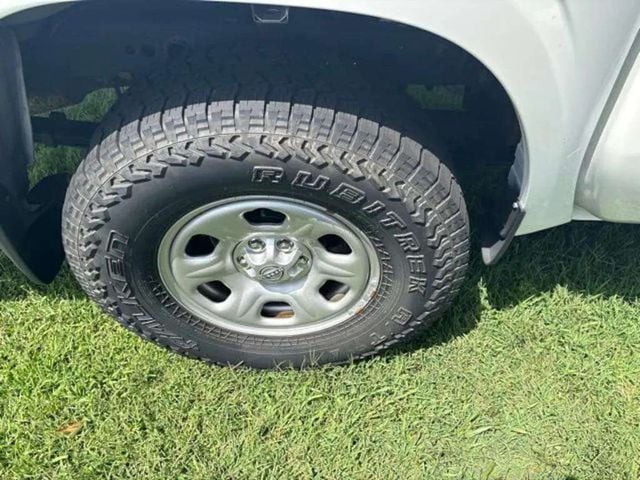 Pre-Owned 2022 Nissan Frontier S - photo - 19
