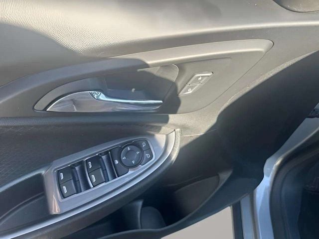 Pre-Owned 2023 Chevrolet Malibu LT - photo - 4