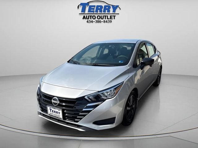 Pre-Owned 2024 Nissan Versa 1.6 S - photo - 3