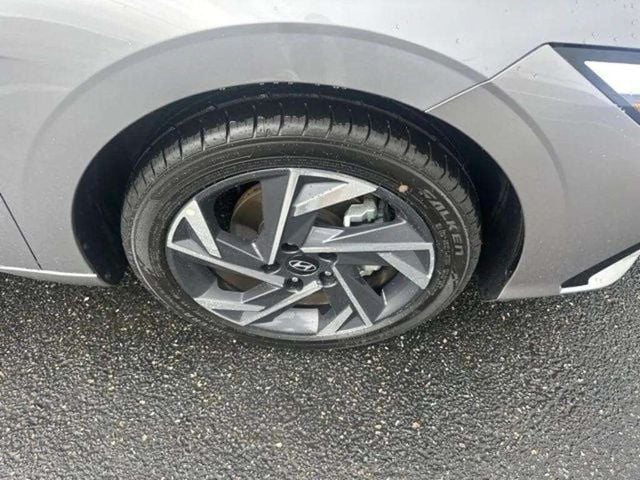 Pre-Owned 2025 Hyundai Elantra SEL Convenience - photo - 16