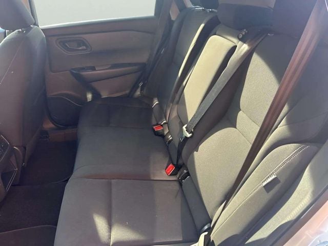 Pre-Owned 2024 Nissan Rogue S - photo - 7