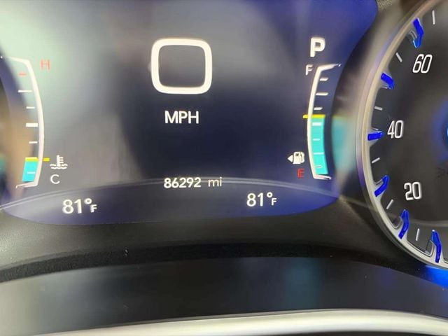 Pre-Owned 2023 Chrysler Pacifica Touring L - photo - 7