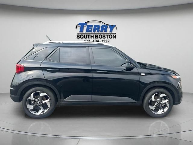 Pre-Owned 2023 Hyundai Venue SEL - photo - 0