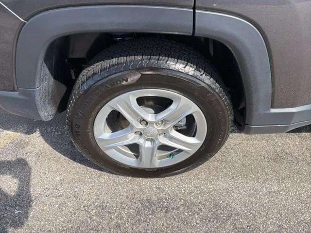 Pre-Owned 2024 Jeep Compass Latitude - photo - 11
