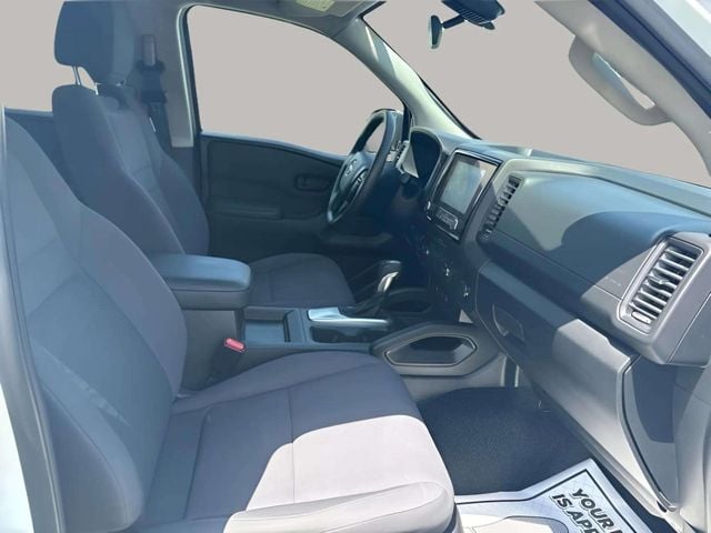 Pre-Owned 2022 Nissan Frontier S - photo - 13