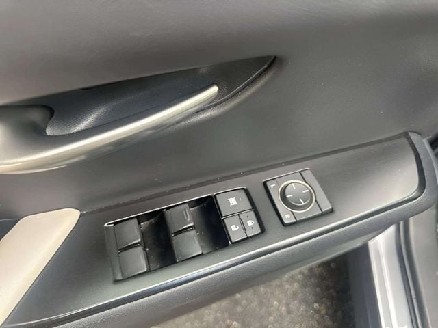 Pre-Owned 2019 Lexus UX 250h Base - photo - 16