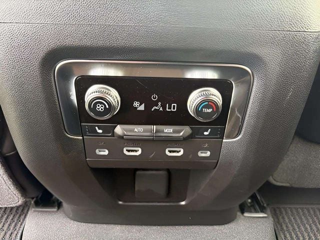 Pre-Owned 2024 GMC Yukon Denali Ultimate - photo - 8