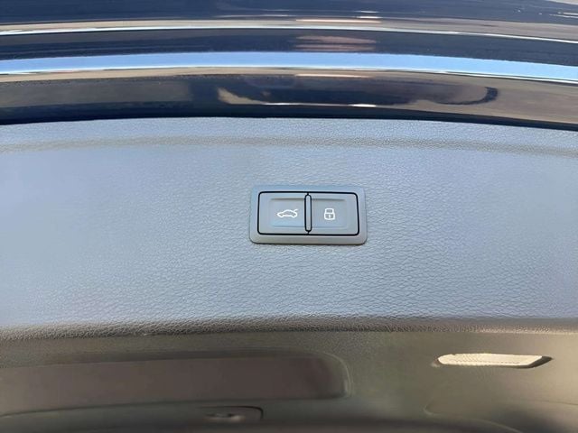 Pre-Owned 2023 Audi Q5 40 Premium - photo - 13