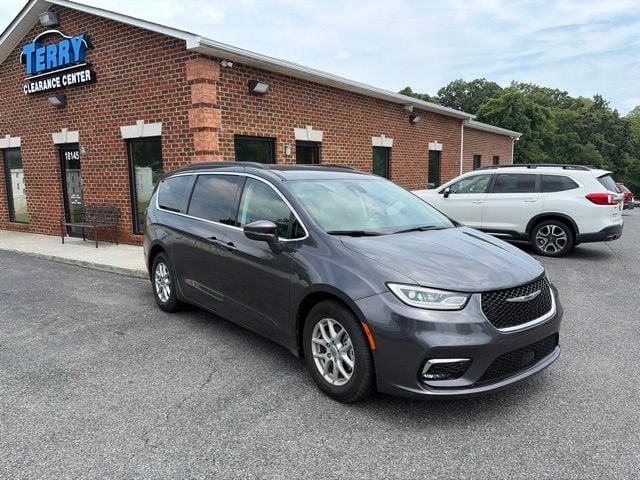 Pre-Owned 2022 Chrysler Pacifica Touring L - photo - 0