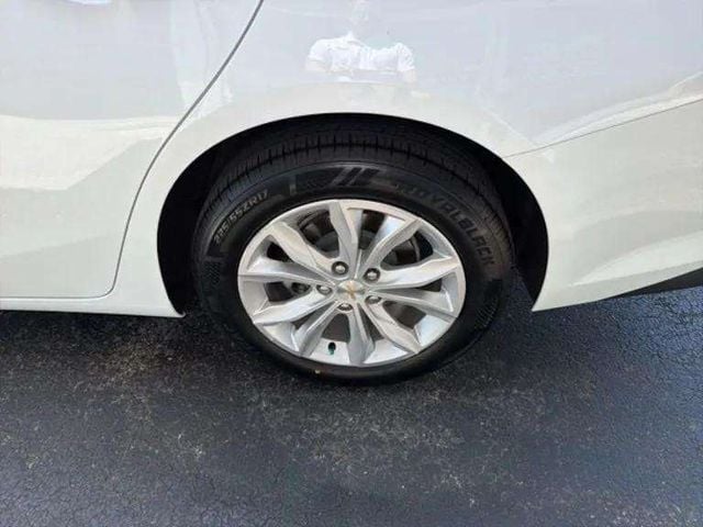 Pre-Owned 2024 Chevrolet Malibu LT - photo - 14