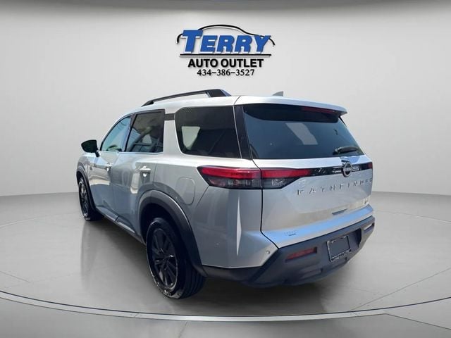 Pre-Owned 2024 Nissan Pathfinder SV - photo - 7